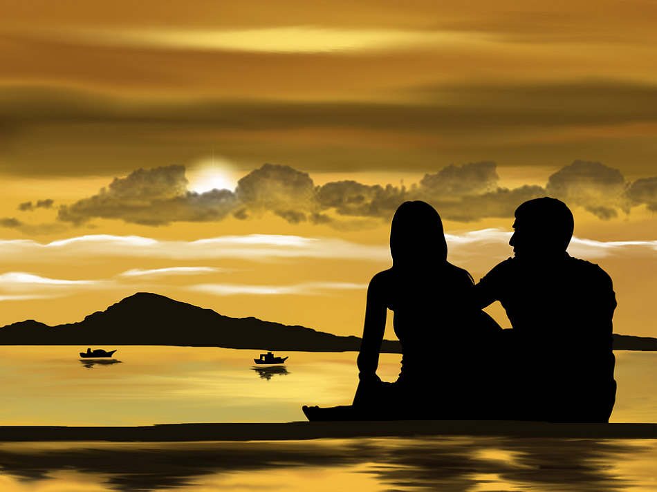 Hình chụp ngược sáng cặp đôi đang nhìn về phía biển