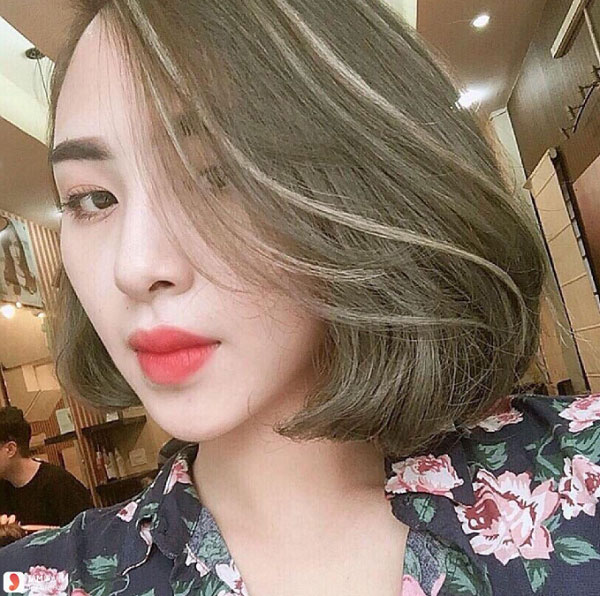Nâu rêu nhuộm highlight