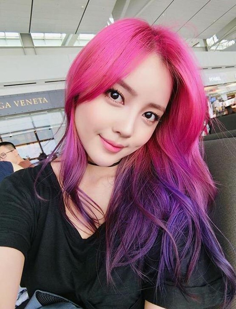 Màu tóc hồng tím ombre chính là xu hướng thịnh hành của các nàng thời thượng. Hãy khám phá hình ảnh liên quan để thấy sự lôi cuốn và độc đáo của tóc hồng tím ombre.