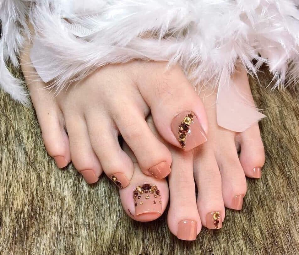 Top 35 mẫu nail chân đính đá sang trọng đẹp ấn tượng